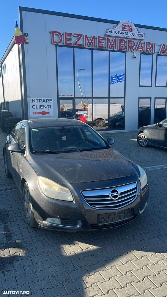 Dezmembram Opel Insignia 2.0 diesel din 2011 - 2