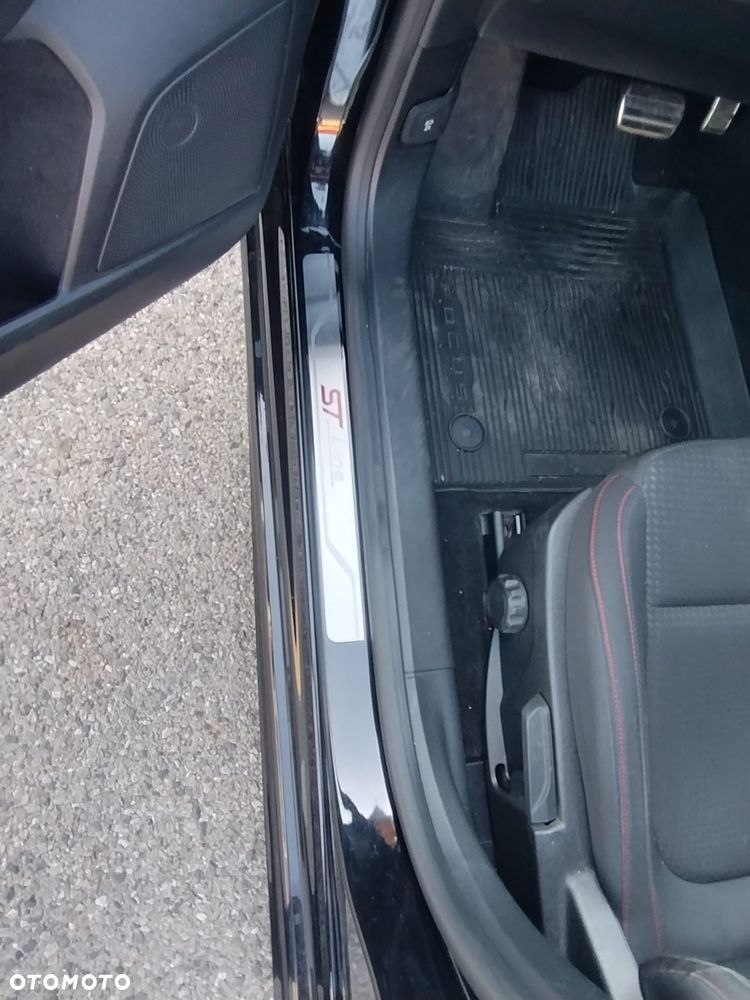 Ford Focus - 16