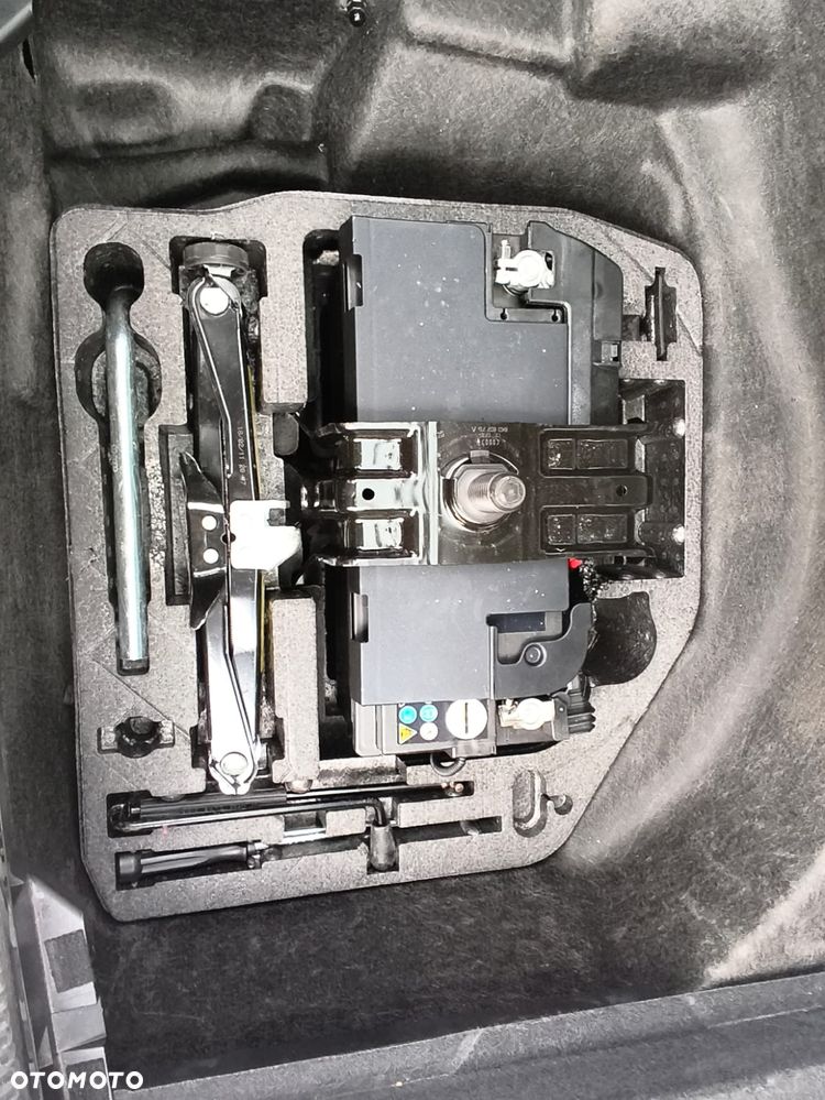 Audi A4 Avant 2.0 TDI DPF Ambiente - 22