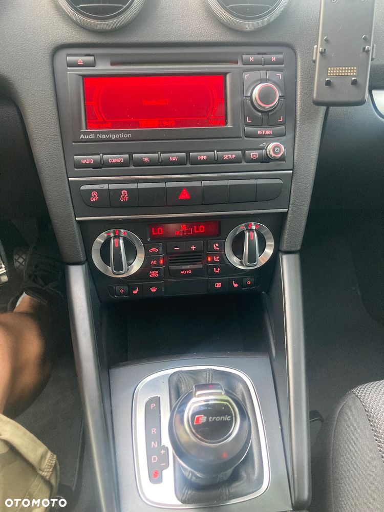 Audi A3 Sportback 1.6 TDI DPF S tronic Ambiente - 7