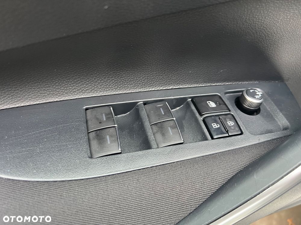 Toyota Corolla 1.8 Hybrid GPF Comfort - 14