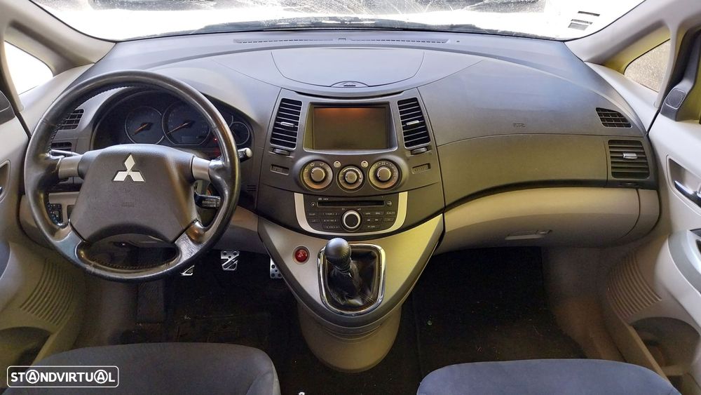 Mitsubishi Grandis 2.0 DI-D Invite FPF - 15