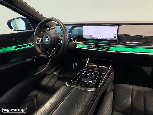 BMW i7 xDrive60 Pack Desportivo M - 10