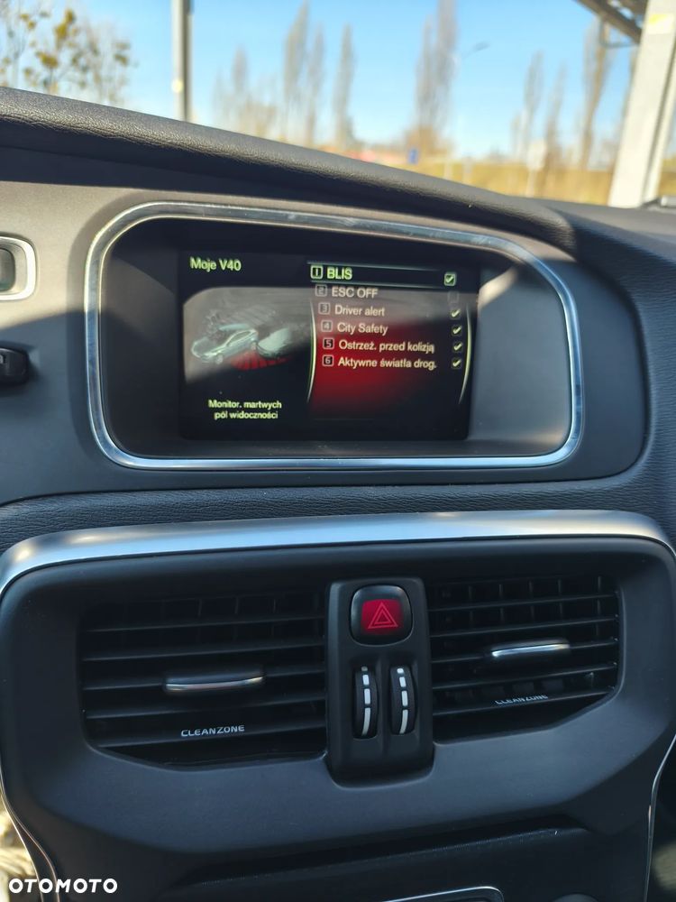 Volvo V40 D3 Geartronic Summum - 31