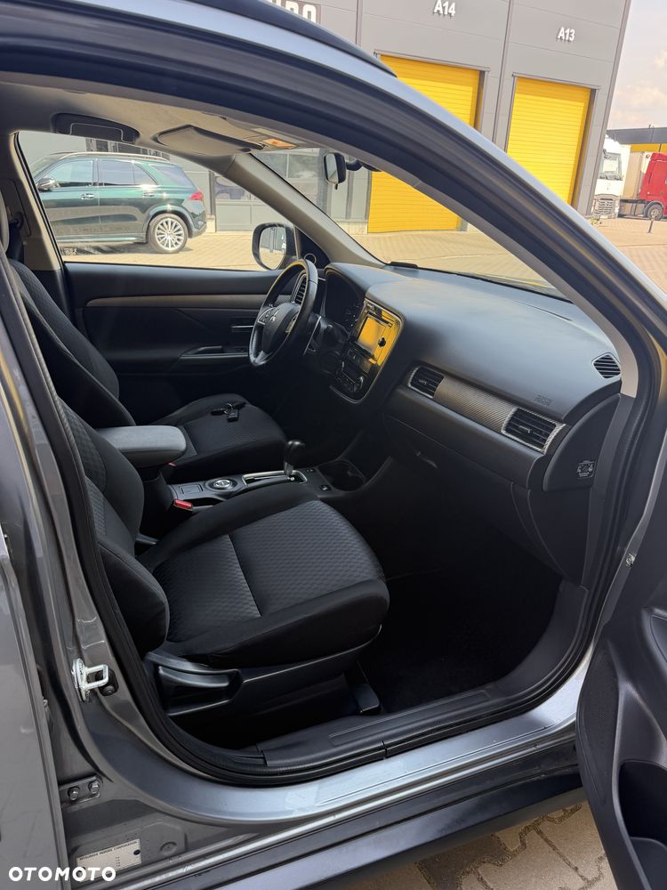 Mitsubishi Outlander - 7