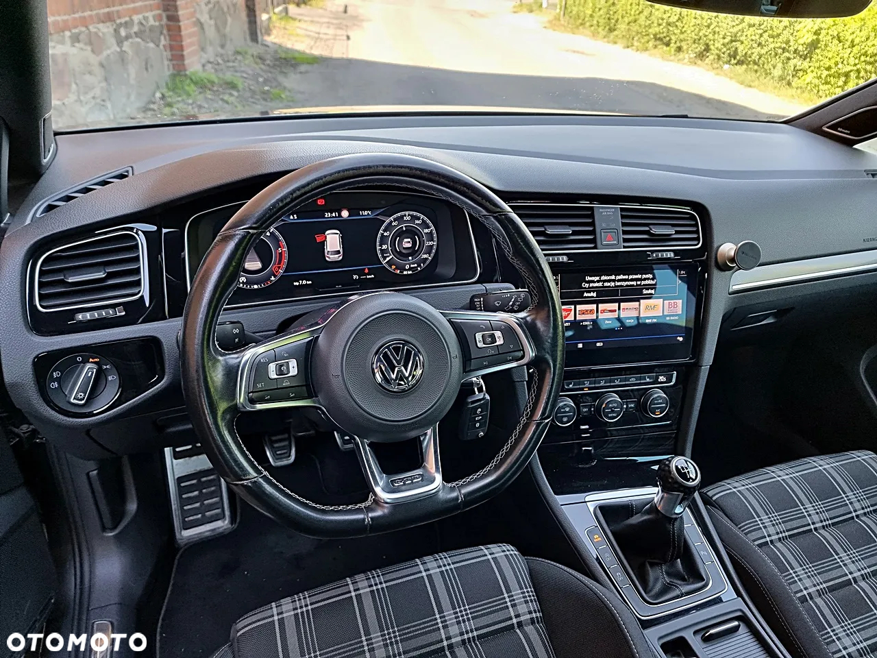 Volkswagen Golf - 23