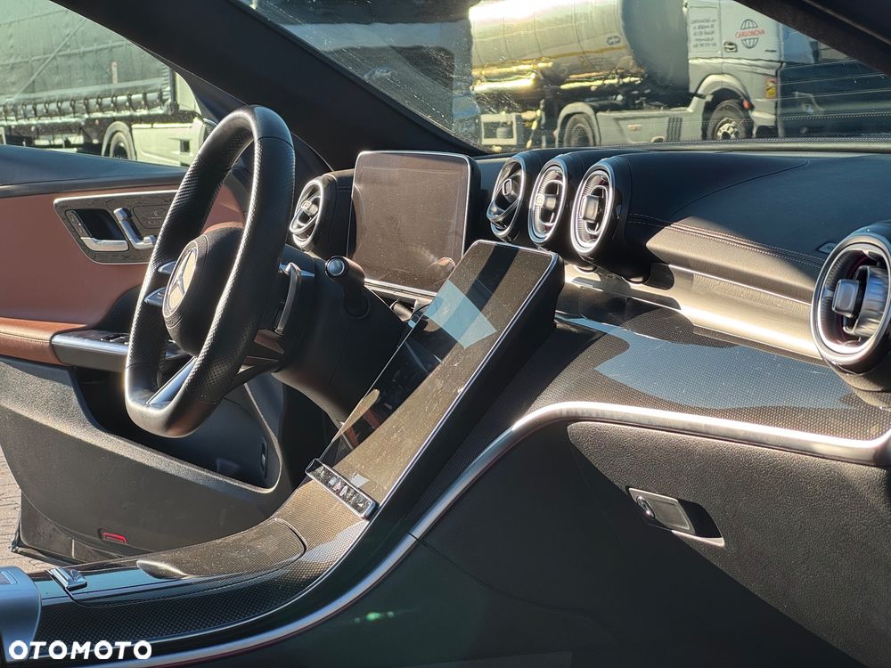 Mercedes-Benz Klasa C 300 4Matic T 9G-TRONIC AMG Line - 11