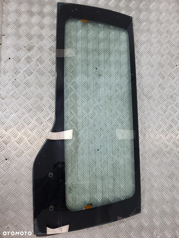 Nissan Terrano II Lift Szyba Klapy Bagażnika
