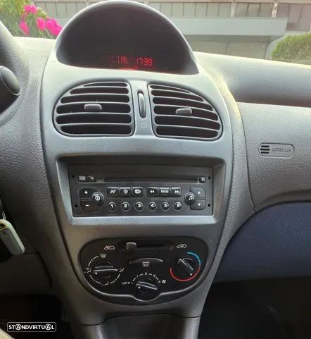 Peugeot 206 1.1 Color Line - 8