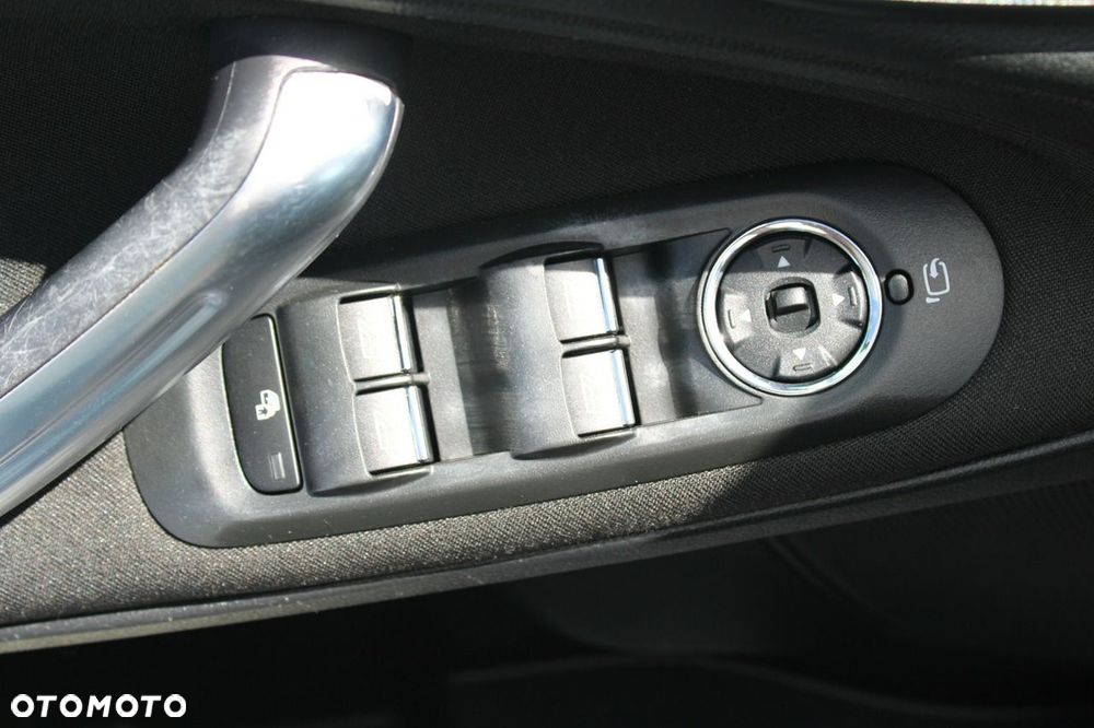 Ford S-Max - 17