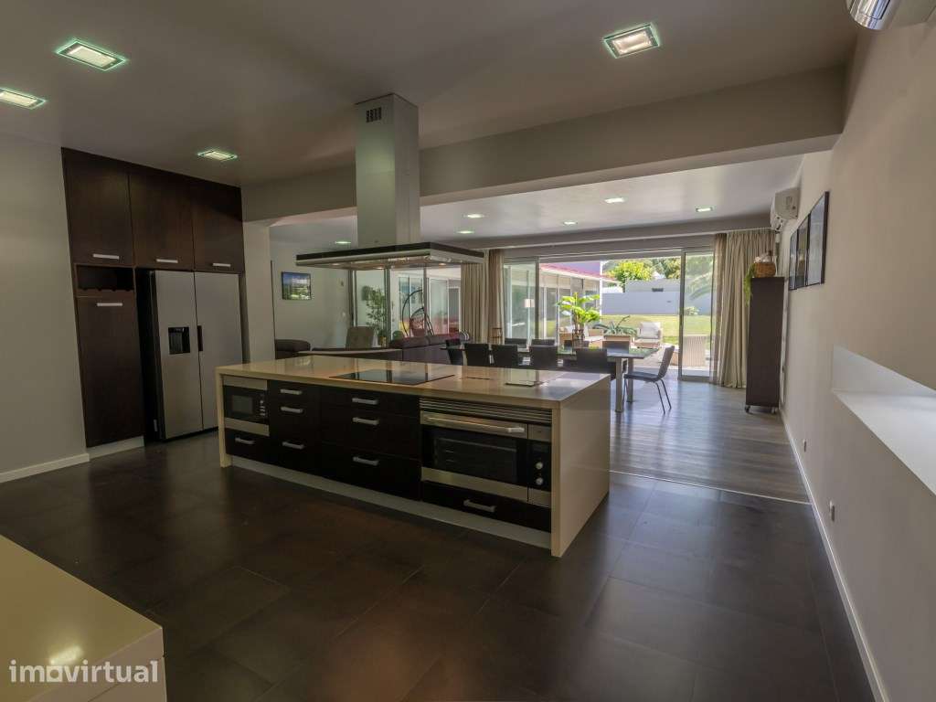 Moradia Térrea de Luxo com 4 Suites e AL de Alta Rentabilidade - Grande imagem: 5/29