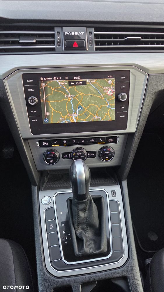 Volkswagen Passat 1.6 TDI SCR DSG Business - 16