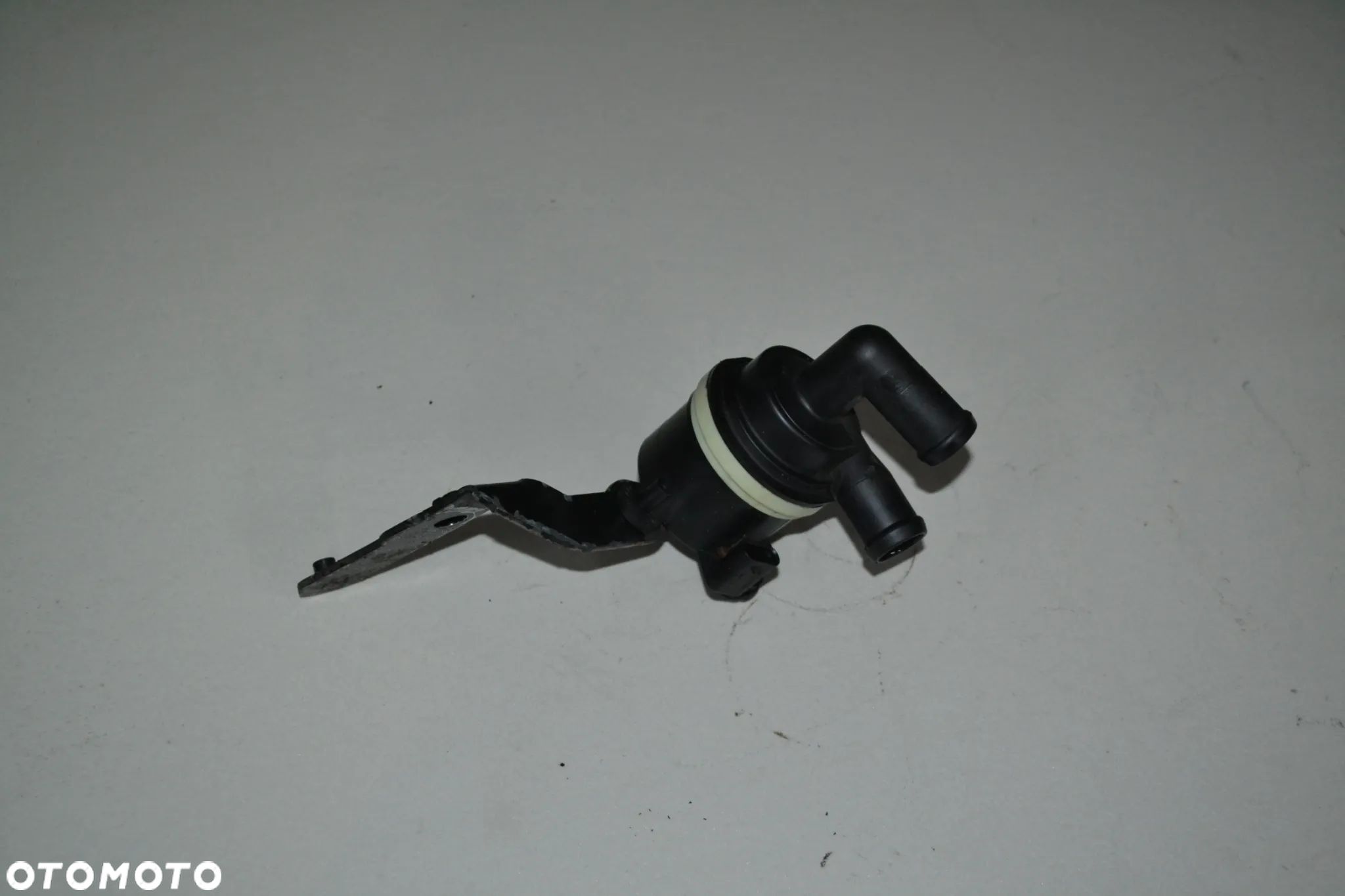 VW AUDI SEAT SKODA POMPKA WSPOMAGANIA OBIEGU WODY PŁYNU 5N0965561A - 1