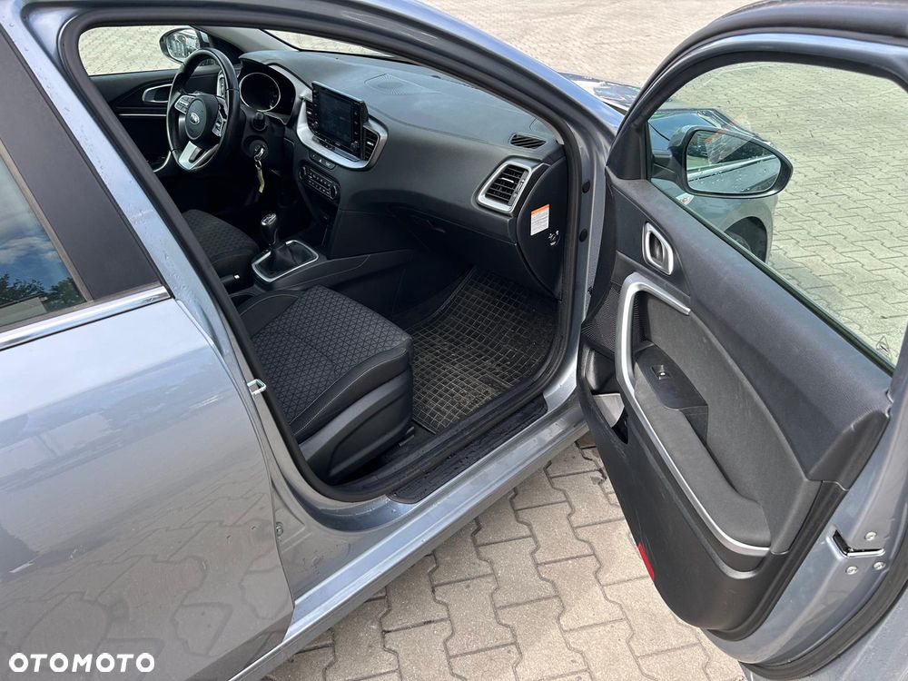 Kia Ceed 1.6 CRDi mHEV M - 14