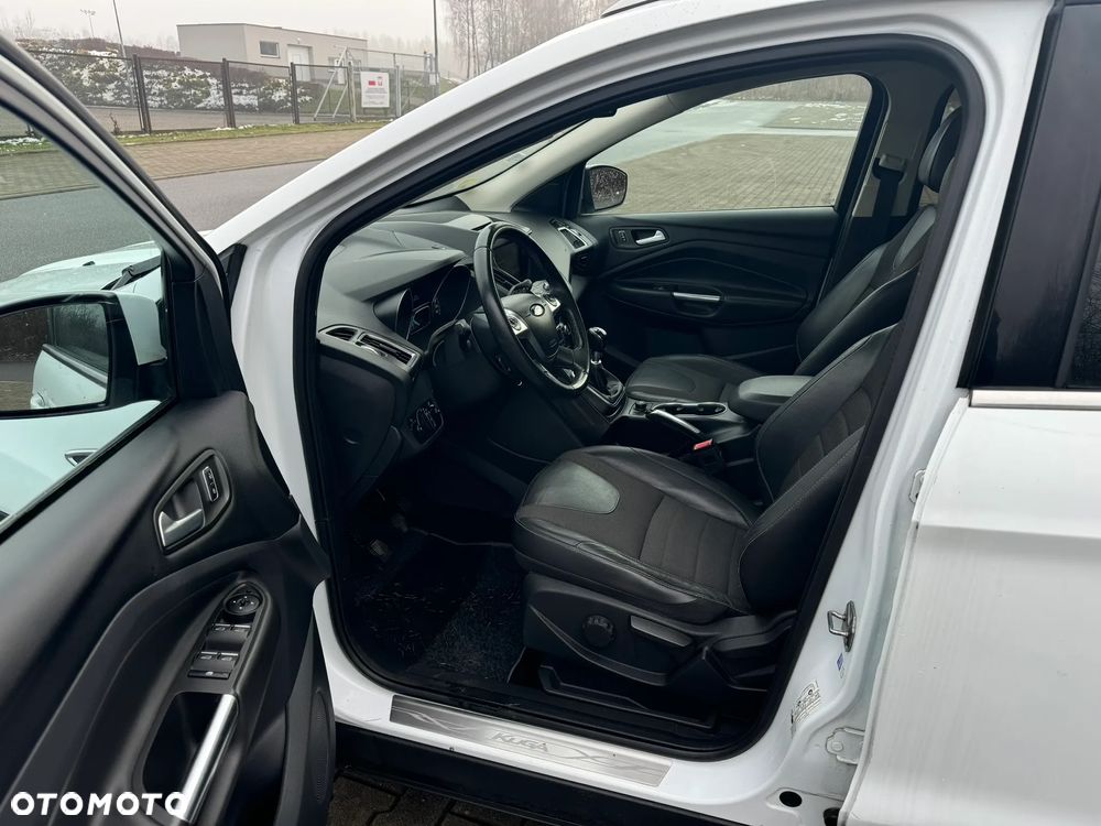 Ford Kuga 2.0 TDCi 2x4 Titanium - 9