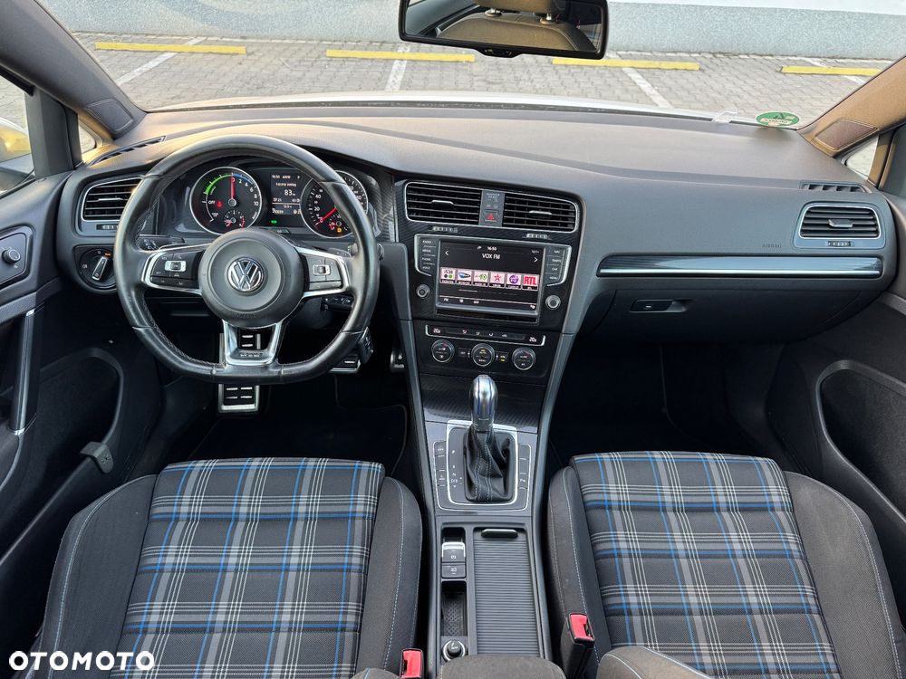 Volkswagen Golf - 19