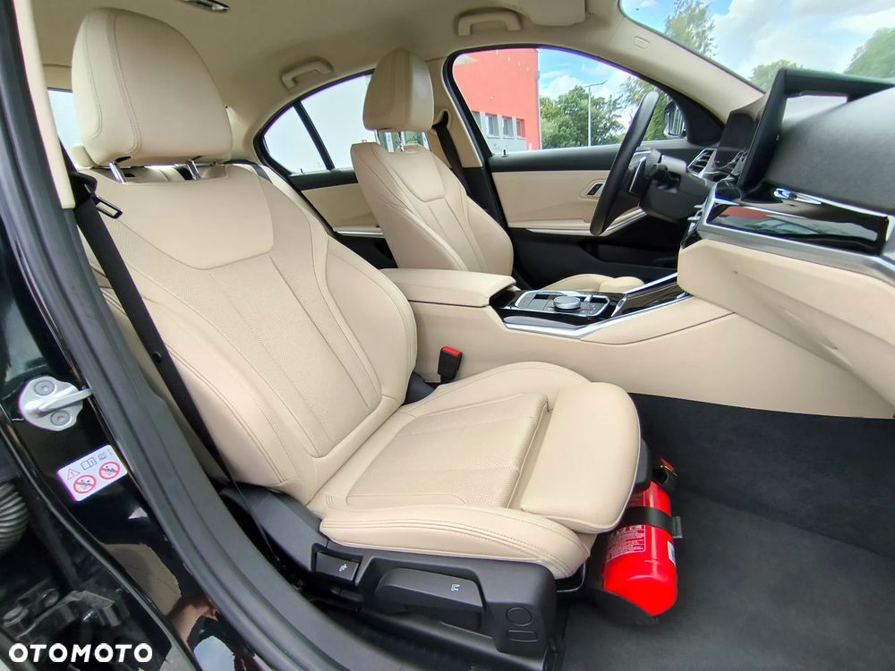 BMW Seria 3 320i - 18