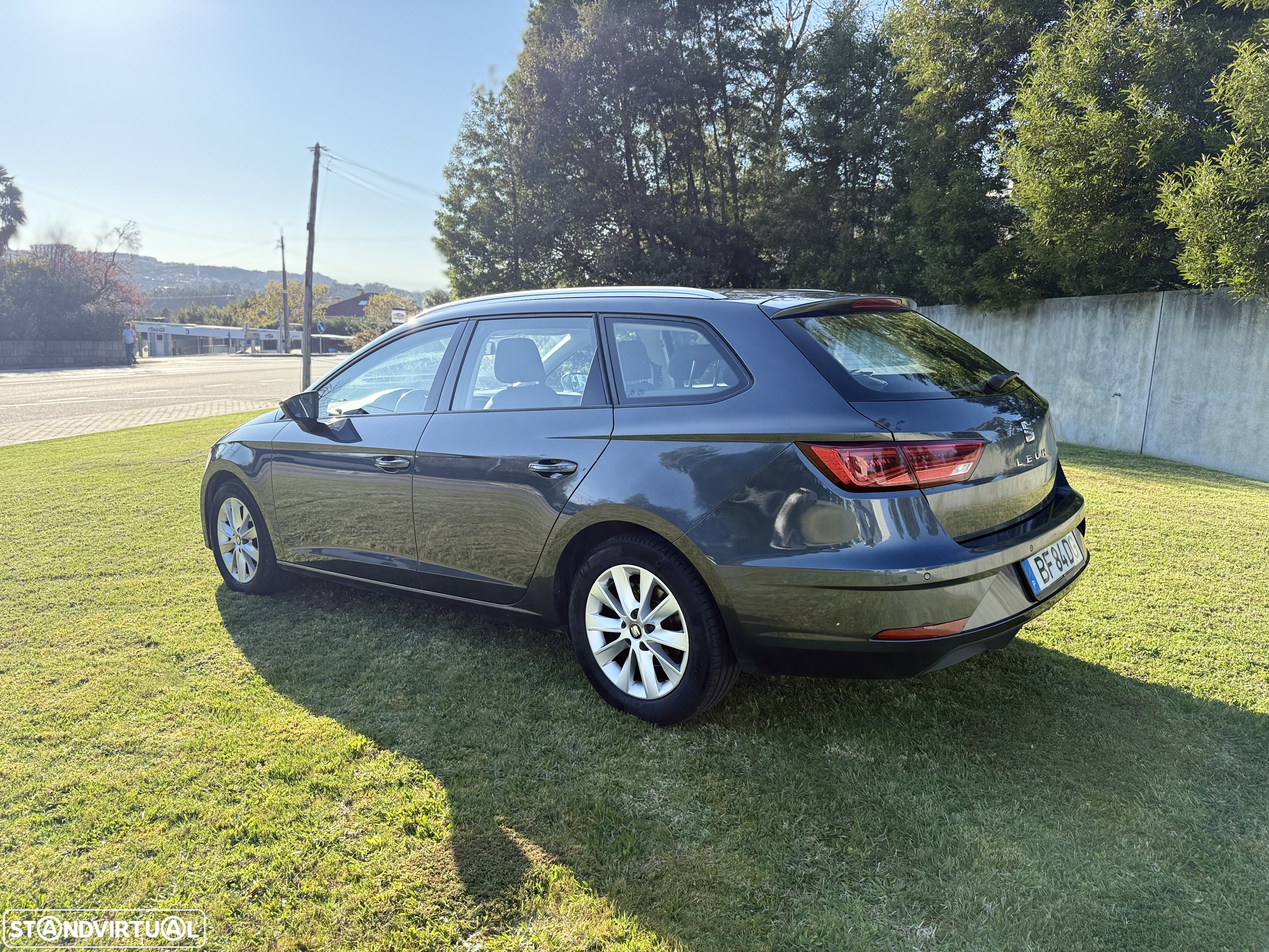 SEAT Leon ST 1.6 TDI S&S DSG Style - 3