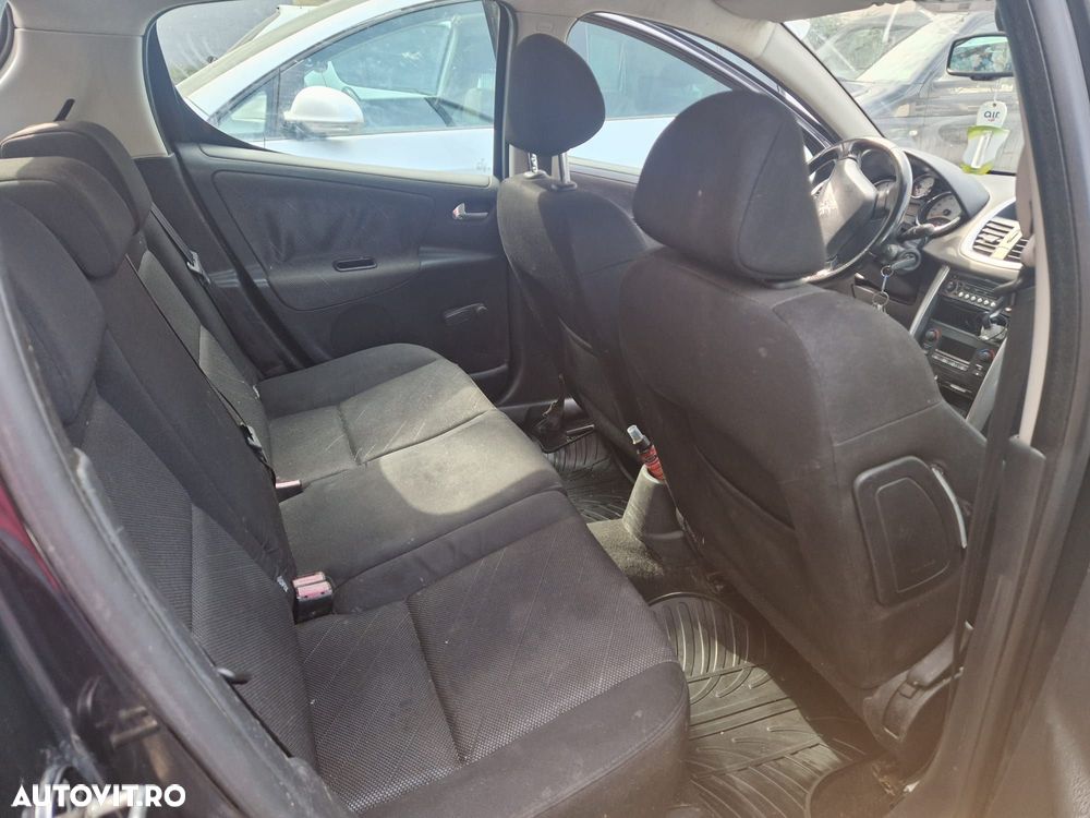 Peugeot 207 1.6E Sport - 7