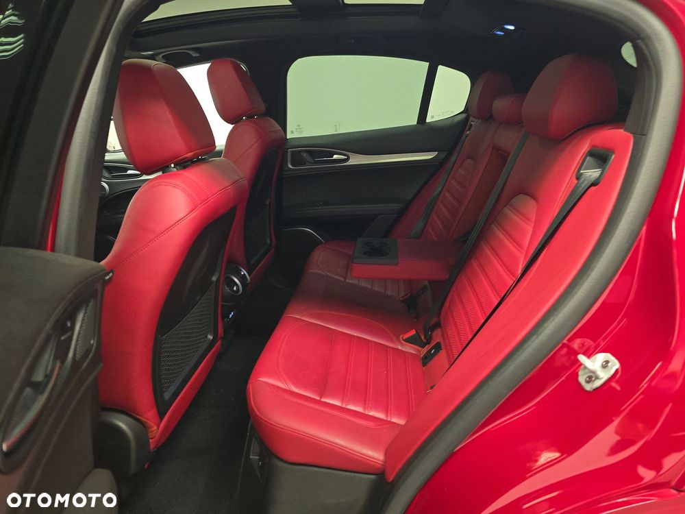 Alfa Romeo Stelvio 2.0 Turbo 16V AT8-Q4 Veloce - 12