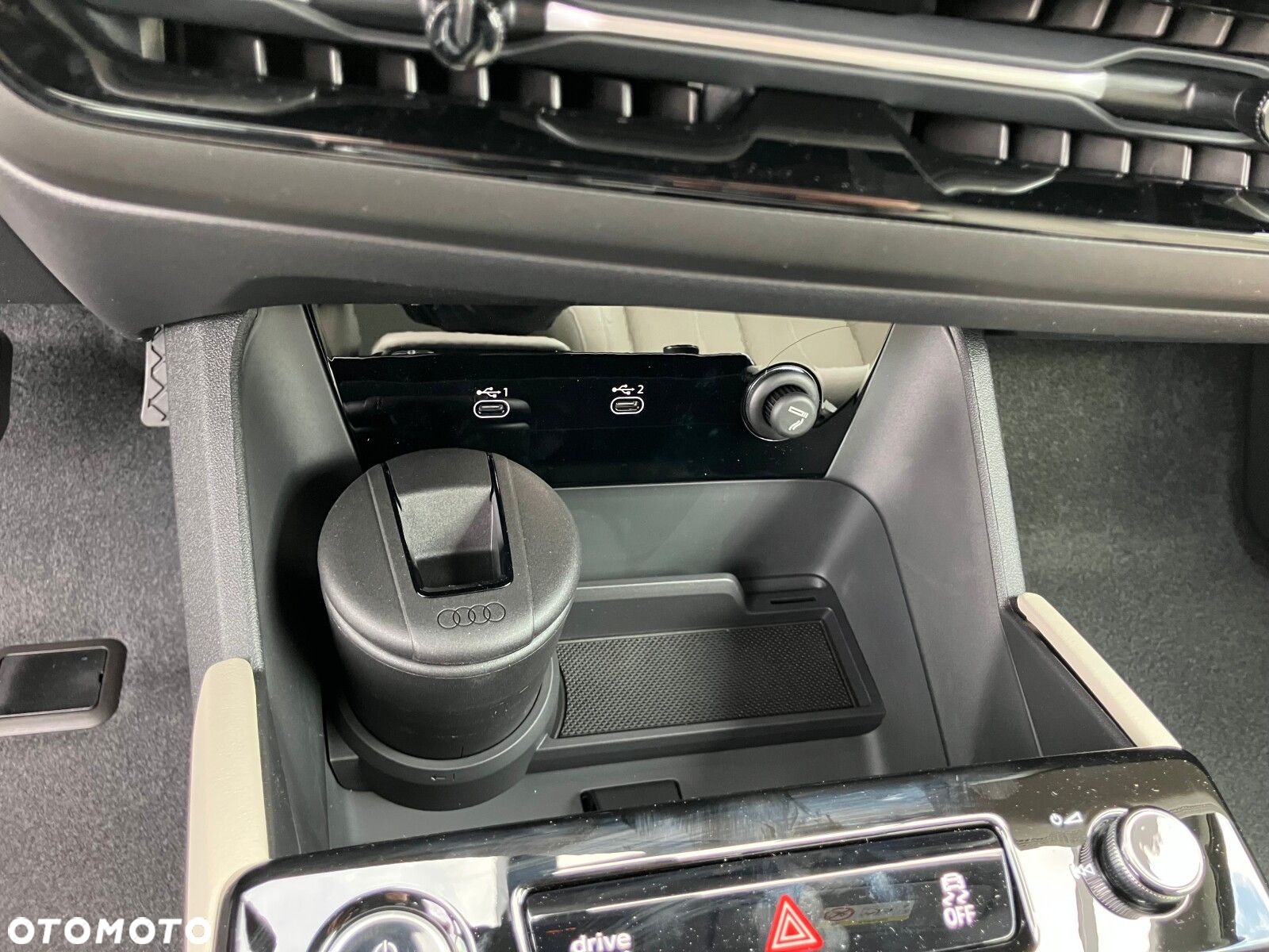 Audi Q6 e-tron - 23