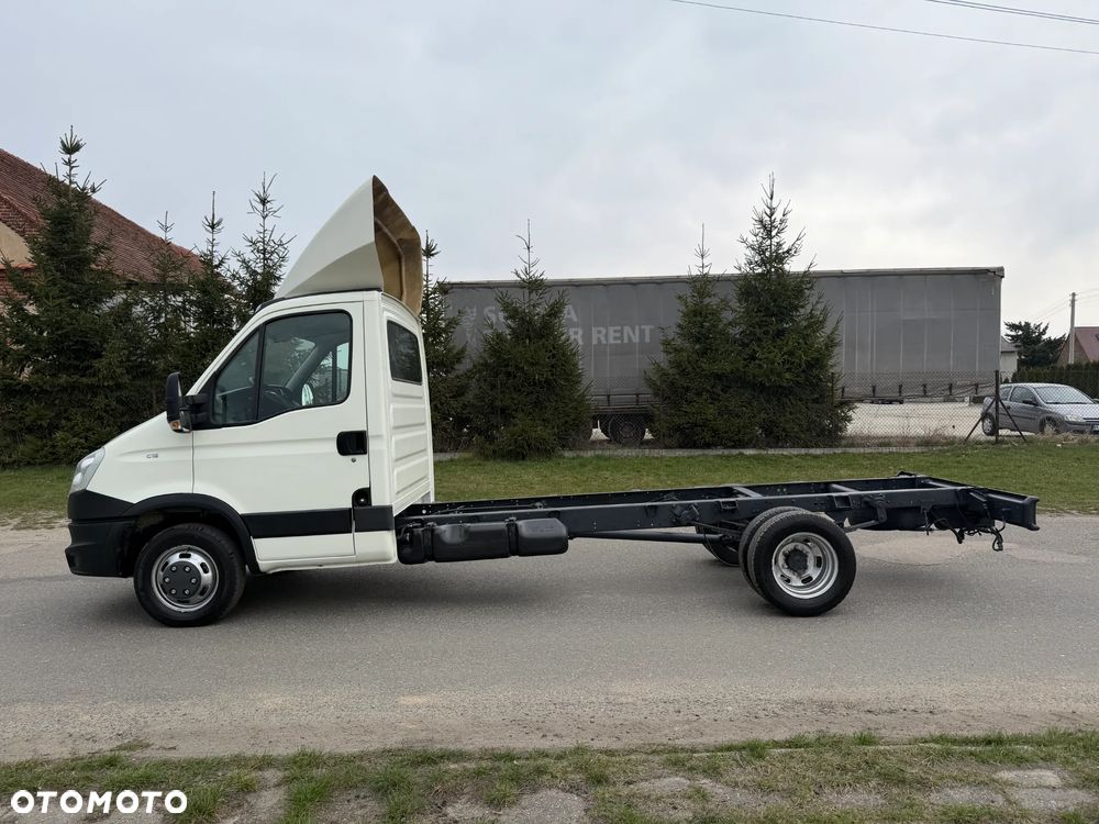 Iveco 35C15 * 3.0 / 150KM * Rama do zabudowy * Rozstaw osi: 4.1m * Koła bliźniacze * - 8
