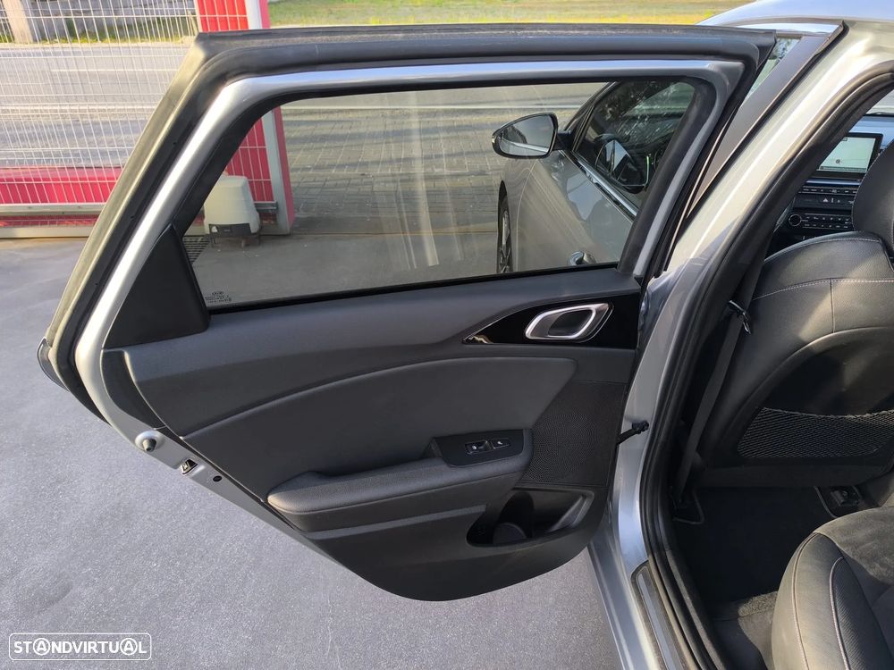 Kia Ceed 1.6 CRDi GT Line 7DCT - 30