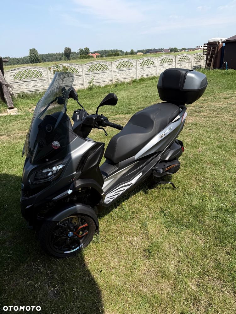 Piaggio MP-3 - 1