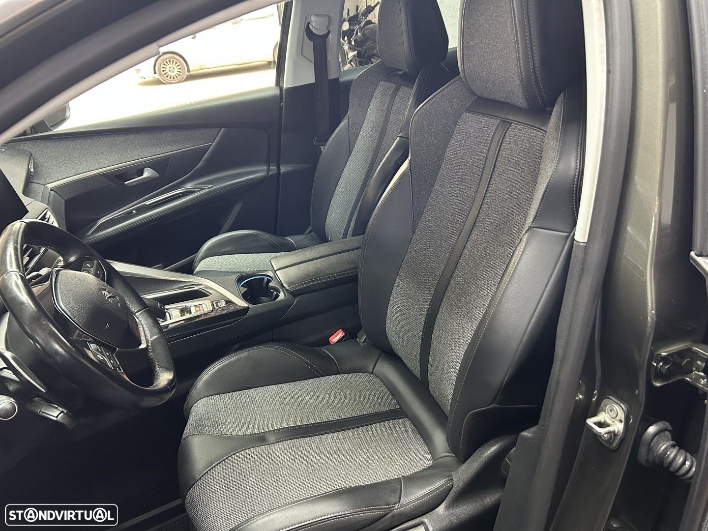 Peugeot 3008 1.5 BlueHDi Allure EAT8 - 12