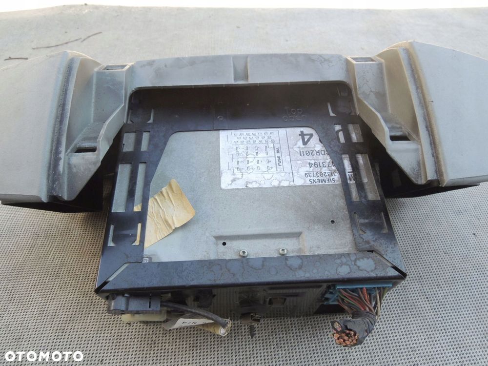 ramka radia kratki nawiewu radioodtwarzacz (oe) renault trafic vivaro ii - 3