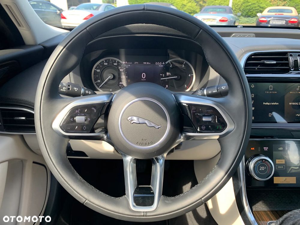 Jaguar XE 2.0 D200 mHEV R-Dynamic Black - 12