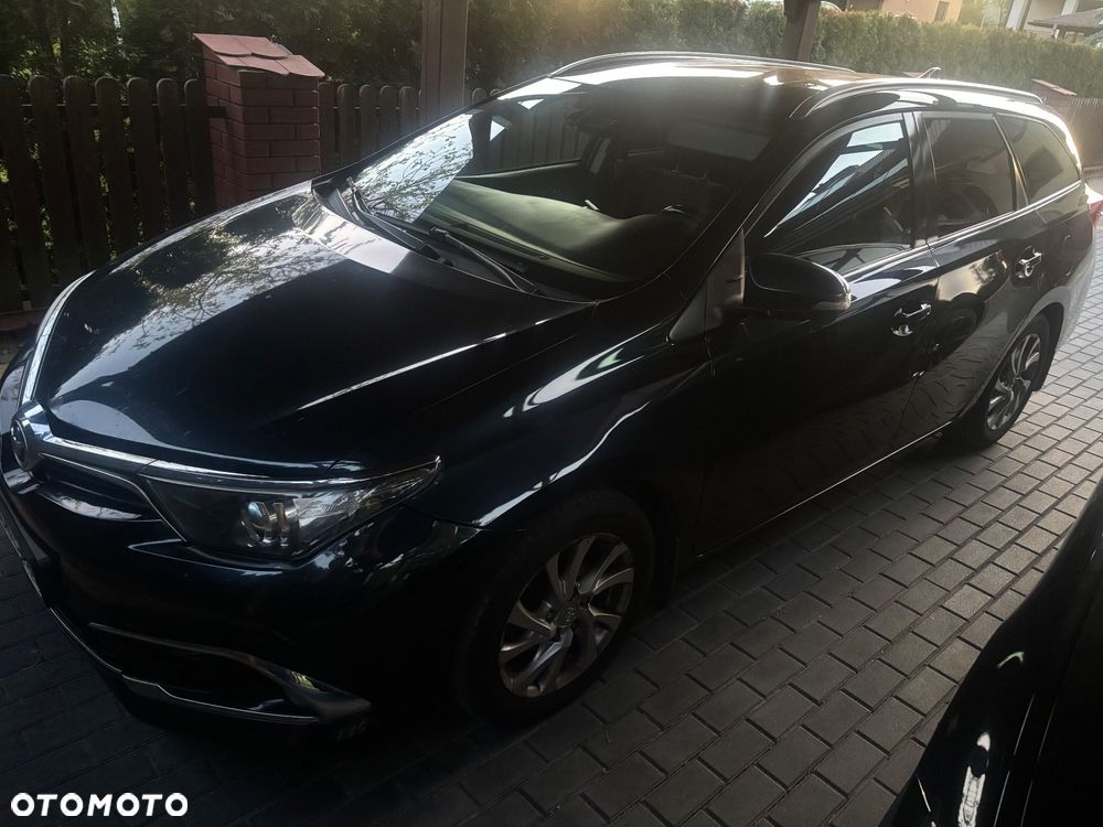 Toyota Auris 1.6 Premium - 3
