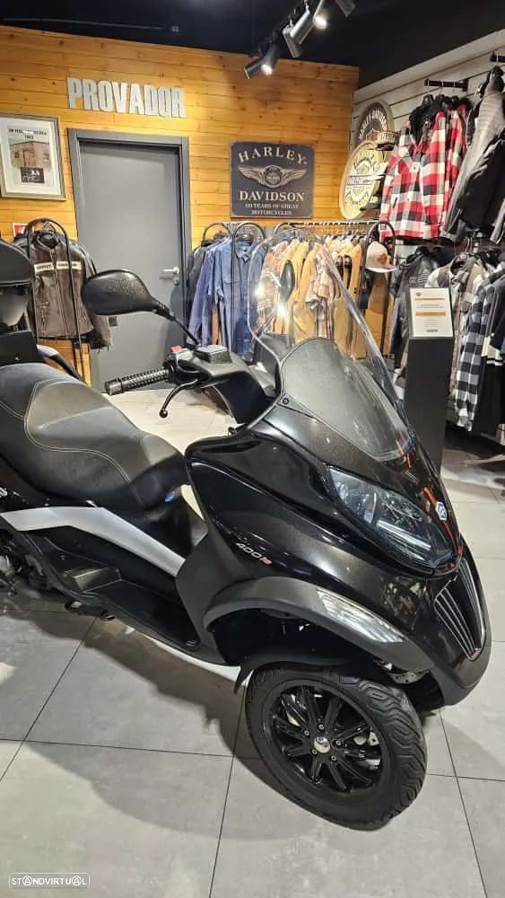 Piaggio MP3 - 11