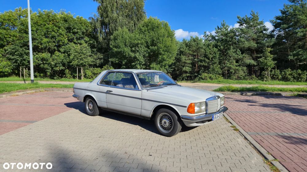 Mercedes-Benz W123 - 2