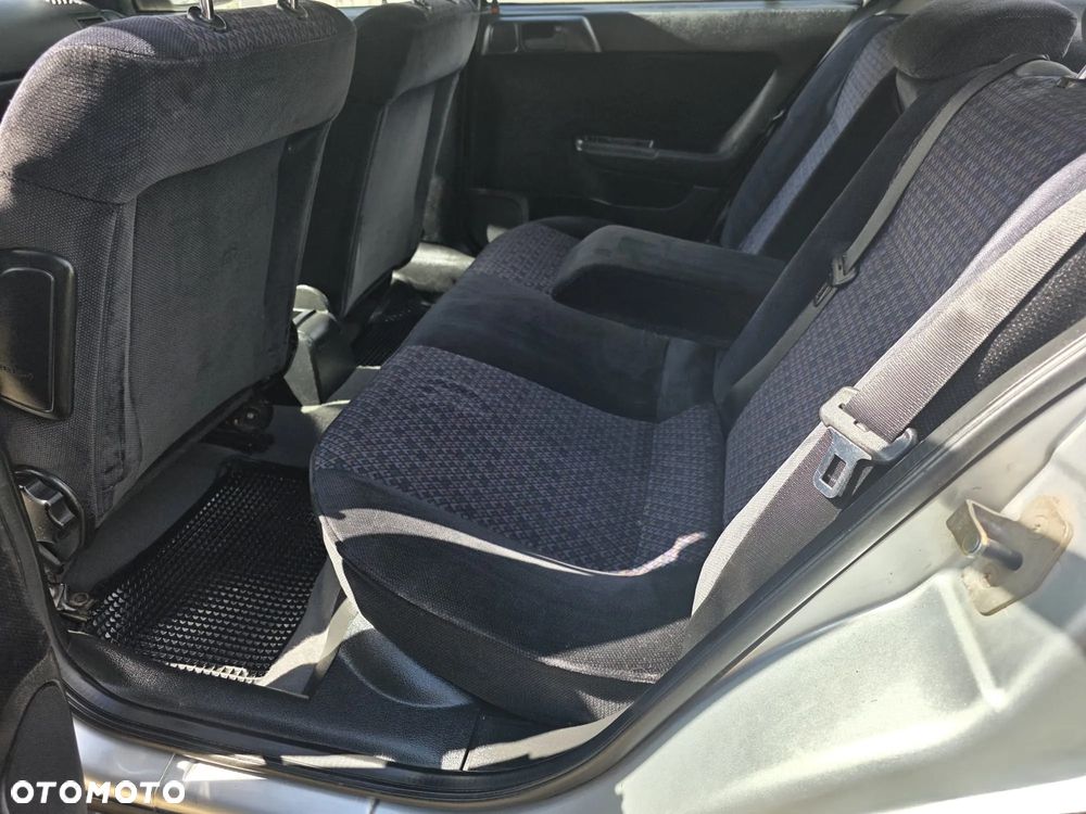 Opel Astra 1.6 GLS - 5