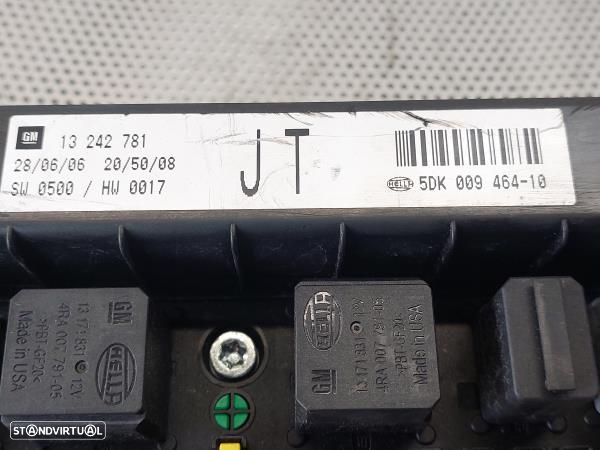 Caixa Fusiveis Opel Astra H (A04) - 2