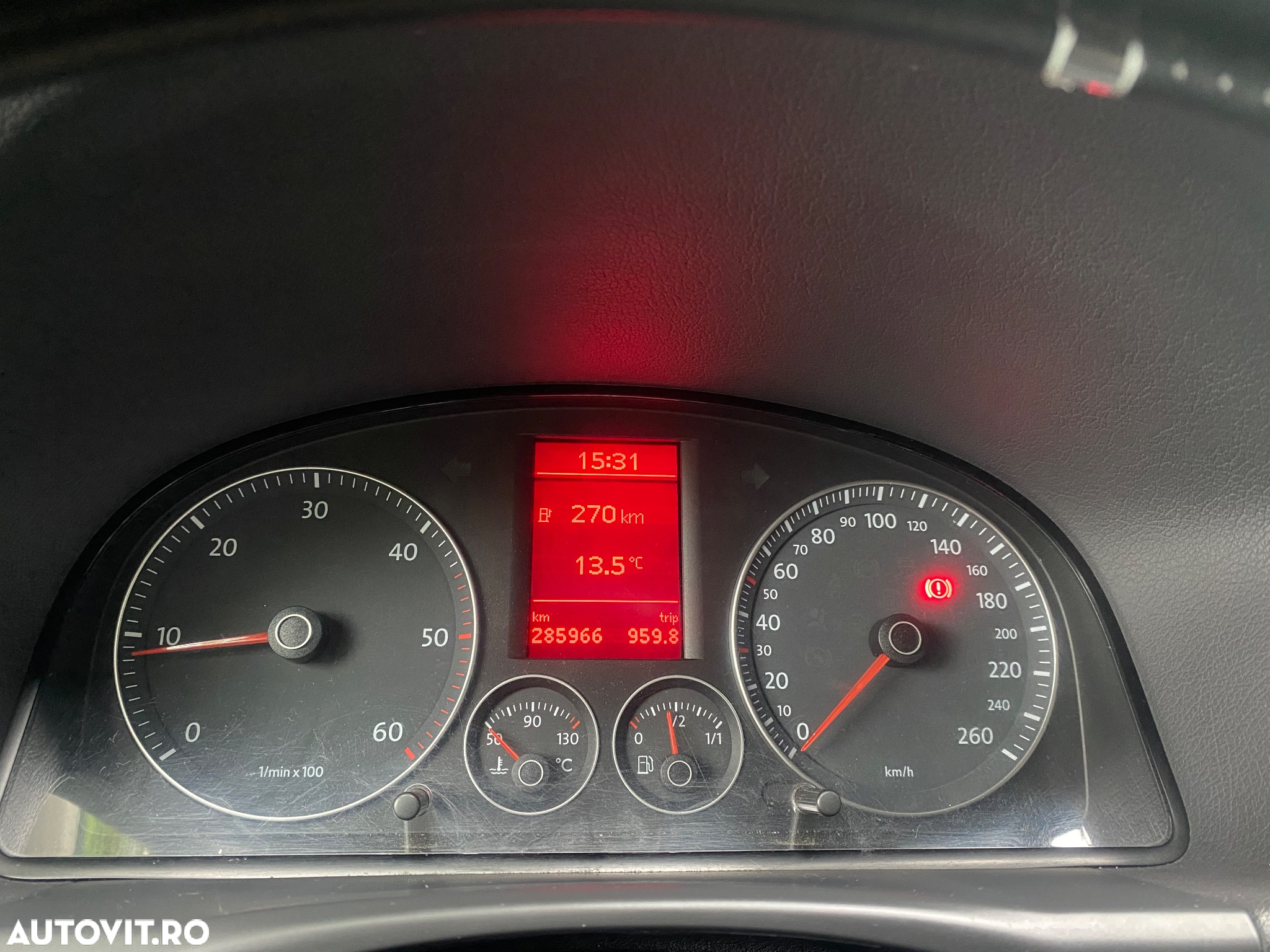 Volkswagen Touran 2.0 TDI DPF Cross - 7