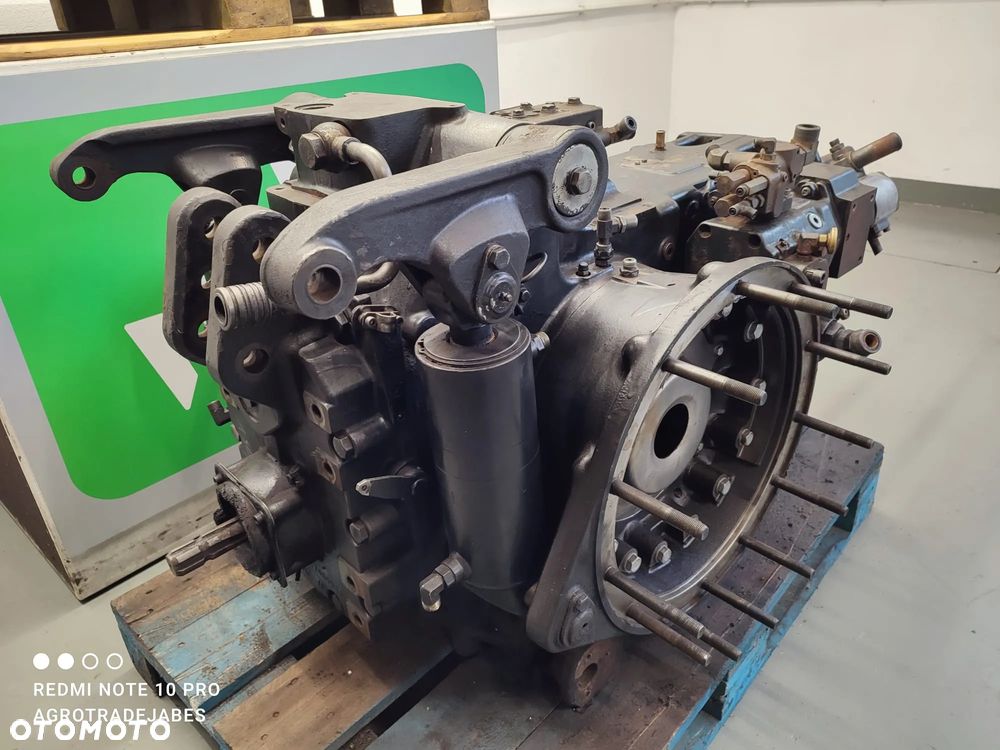 Dyferencjał  84371440 Steyr 6175 CVT - 8