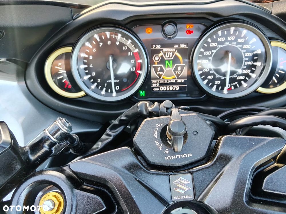 Suzuki GSX - 9