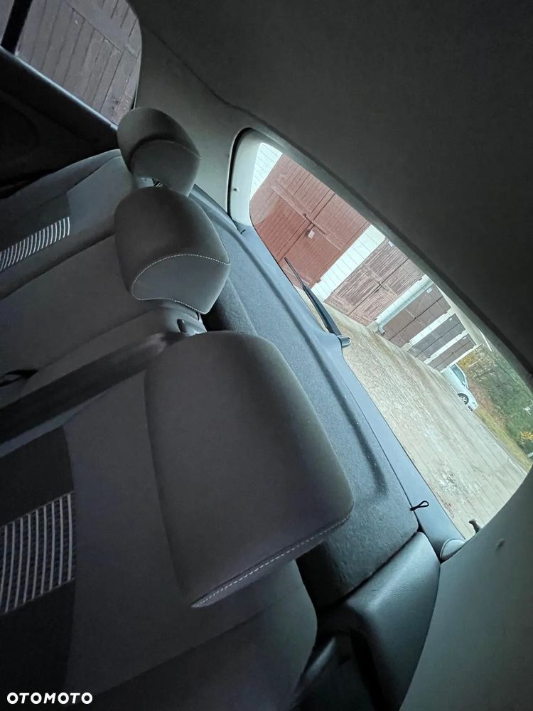 Volkswagen Golf - 31