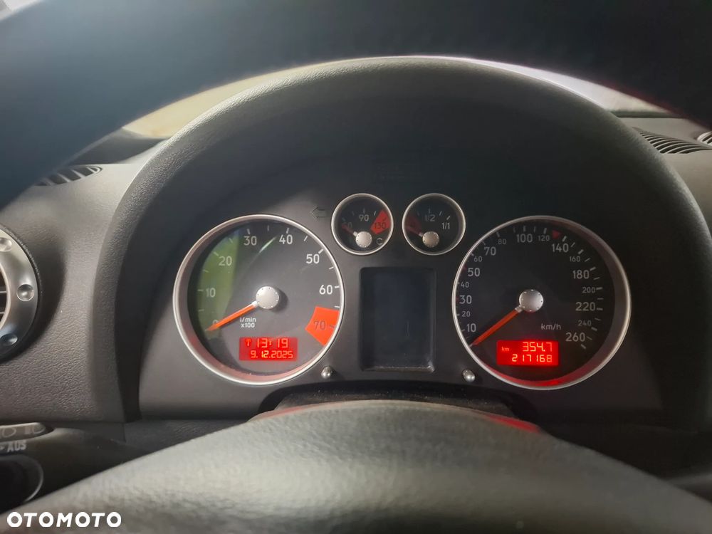 Audi TT Coupé 1.8T Quattro - 13