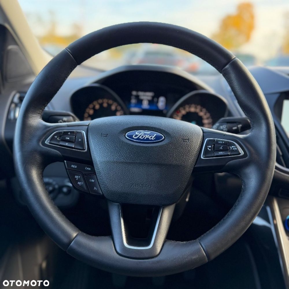Ford Kuga - 27