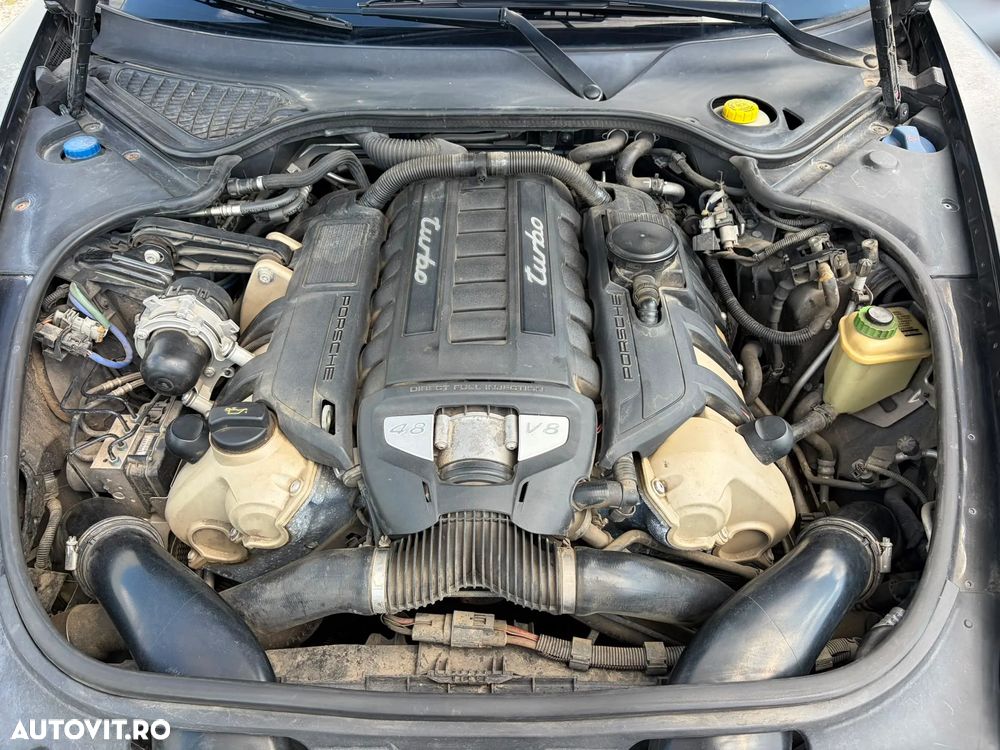 Porsche Panamera Turbo PDK - 13