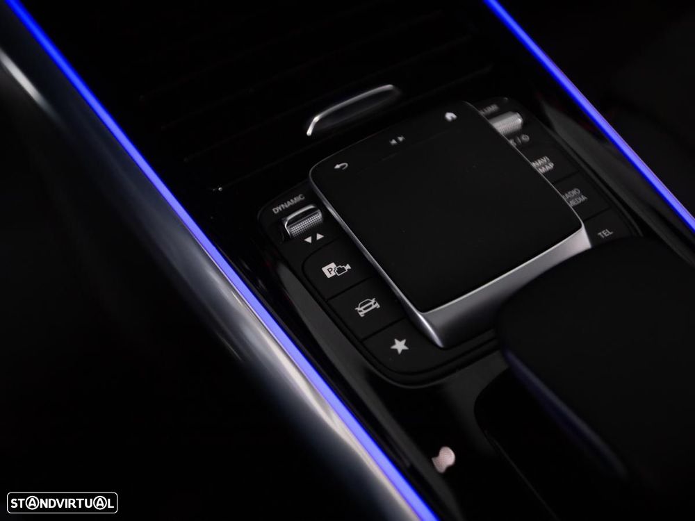 Mercedes-Benz GLA 250 7G-DCT AMG Line - 34