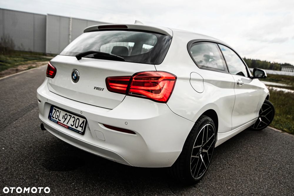 BMW Seria 1 116i - 8