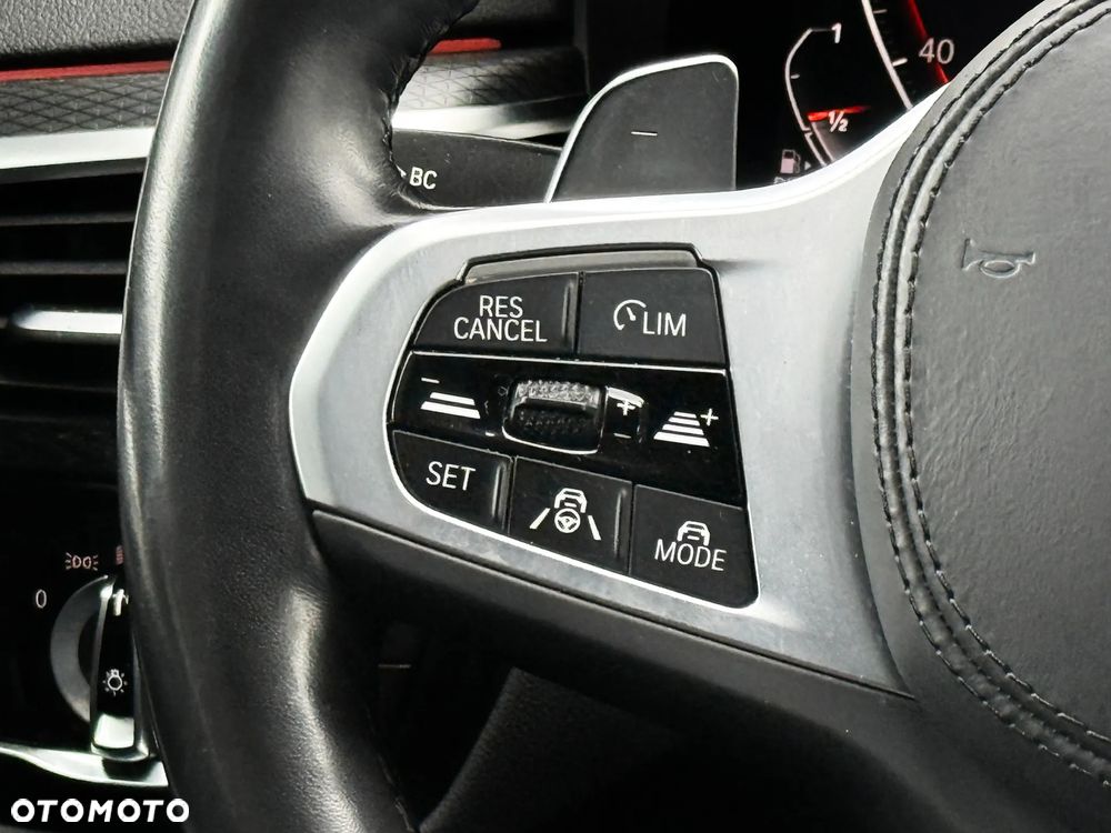 BMW Seria 5 520d xDrive M Sport Edition - 22