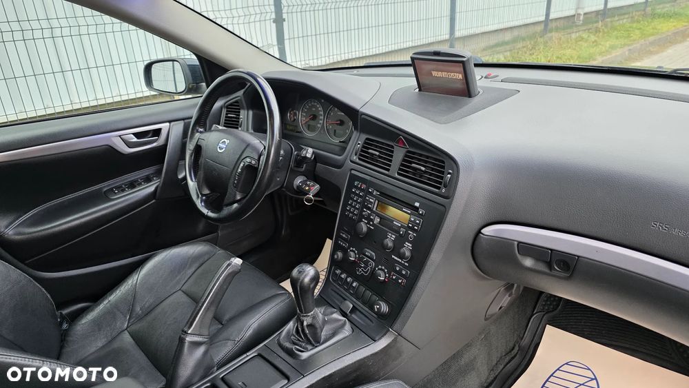 Volvo V70 2.5T Black Edition - 12