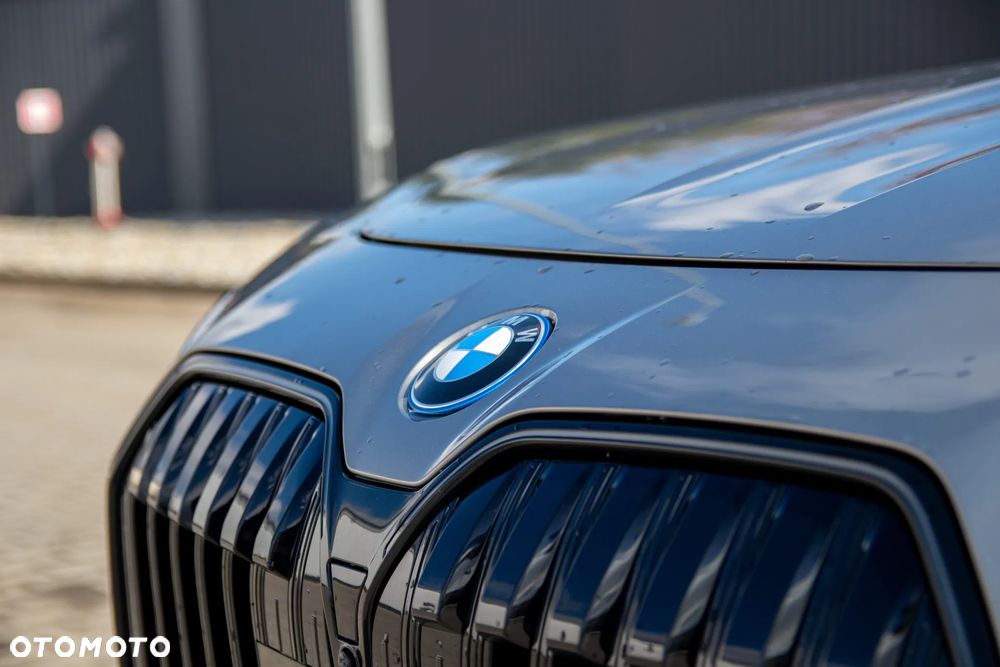 BMW Seria 7 - 39