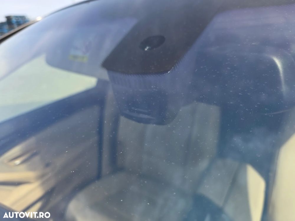 BMW Seria 5 520d xDrive AT - 9