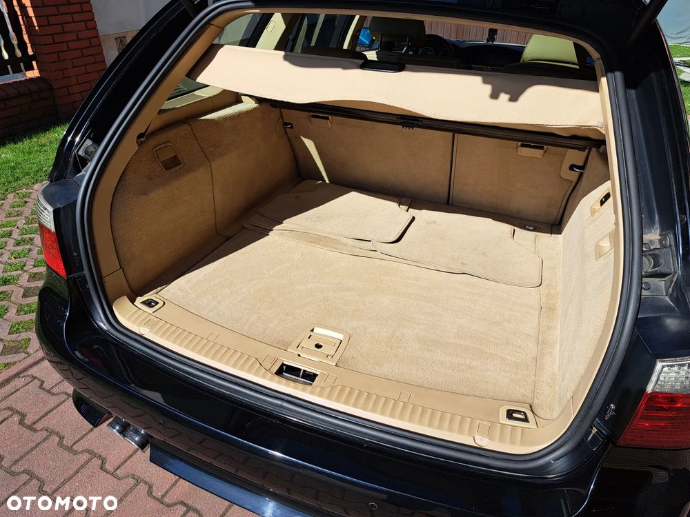 BMW Seria 5 525d - 9